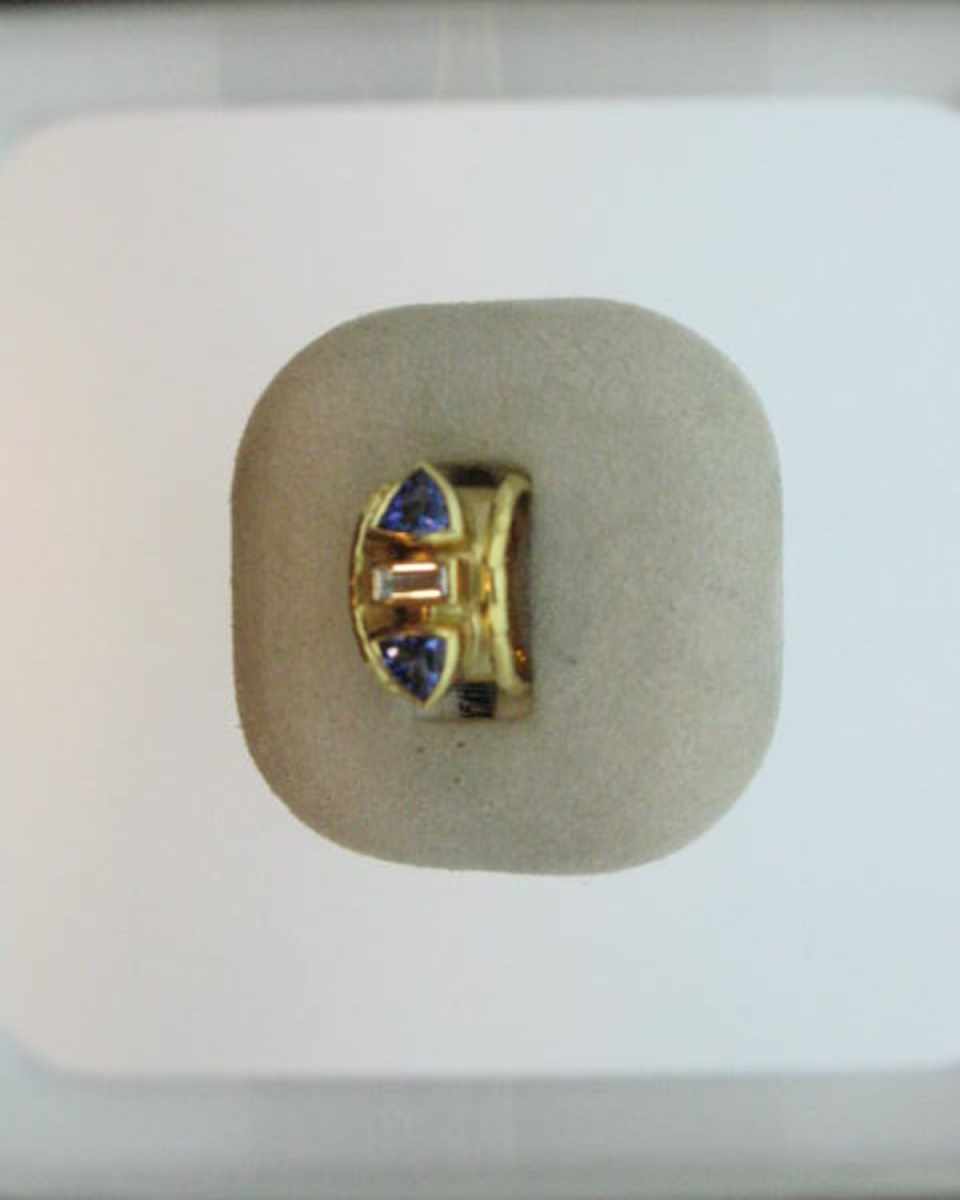 22KYG TANZANITE NWG RING